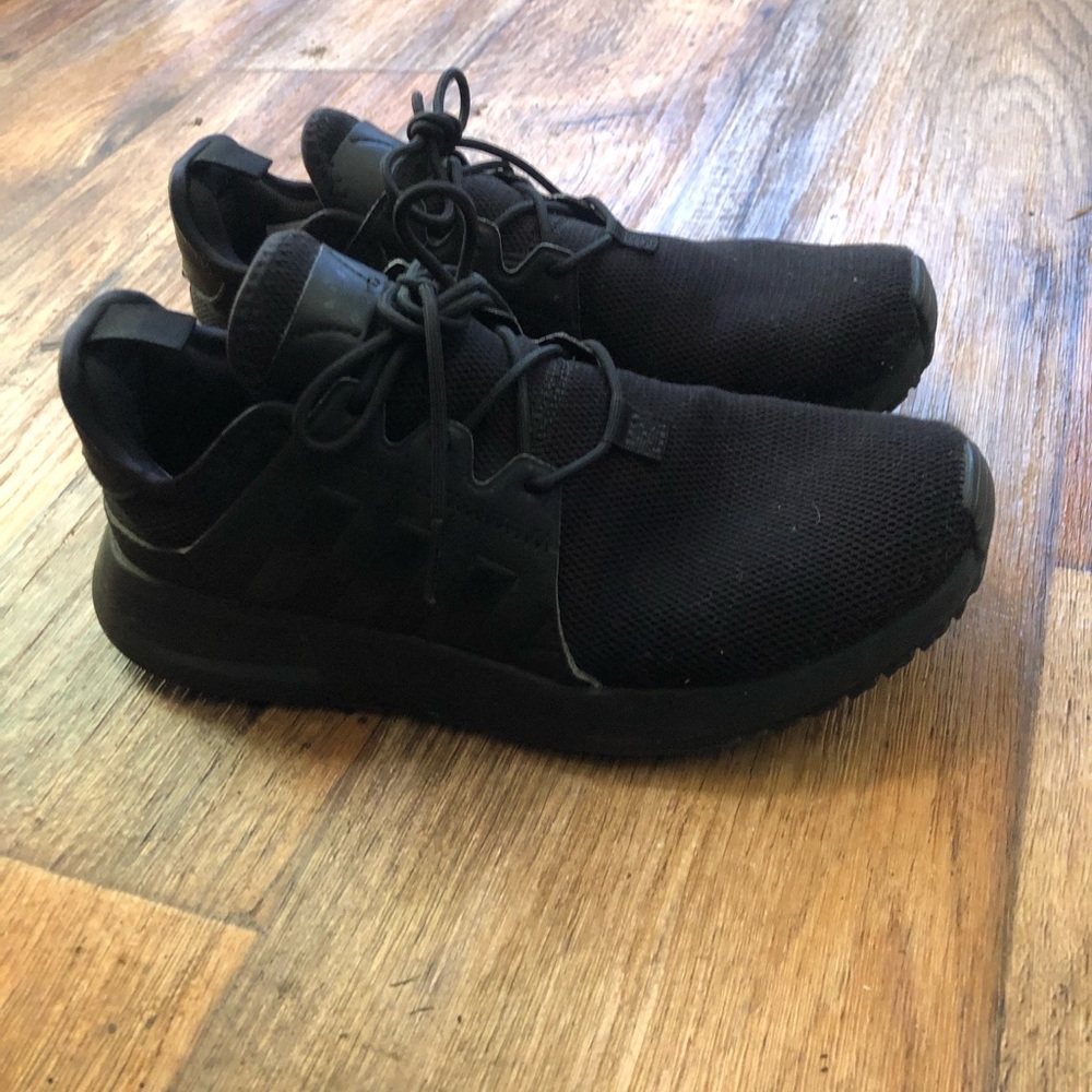 Women’s Adidas black shoes